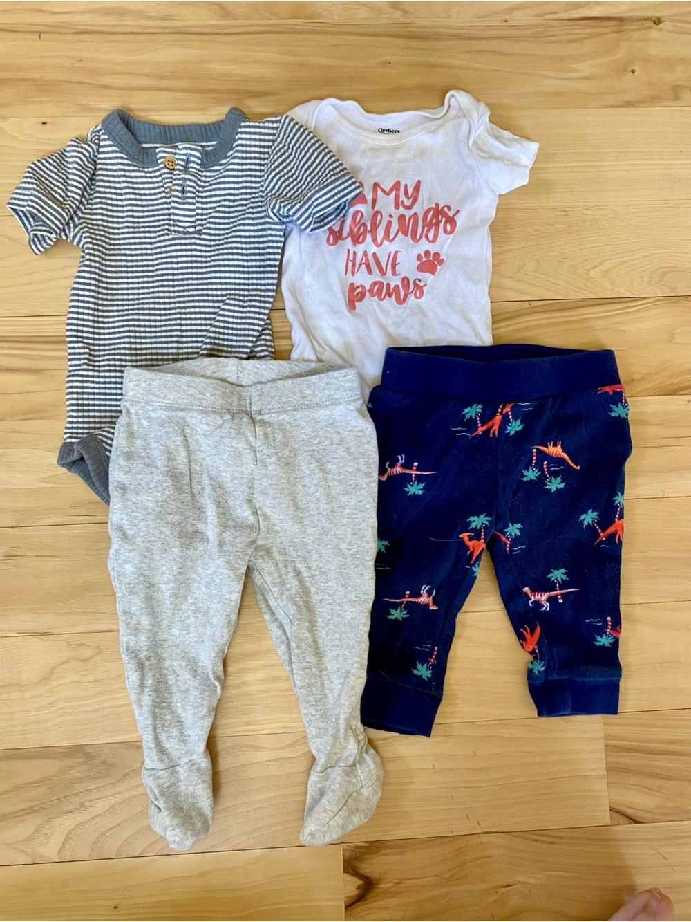 Baby Clothes Set of 4, 3-6 months, Bodysuits and pants Old Navy, Cat & Jack